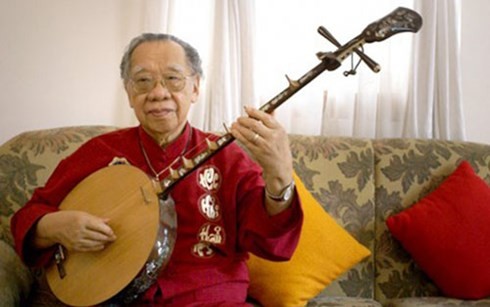 Профессор Чан Ван Кхэ передал молодому поколению любовь к традиционной музыке - ảnh 1